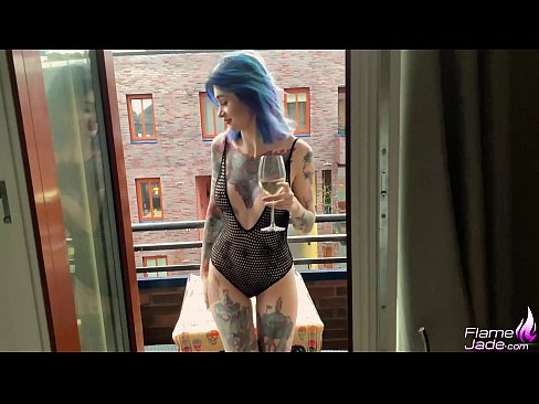 ❤️ Neska Ikaragarria trago batez zurrupatzen eta zeru zabalean sutsuki izorratzen Izorratu bideoa  gugan ☑